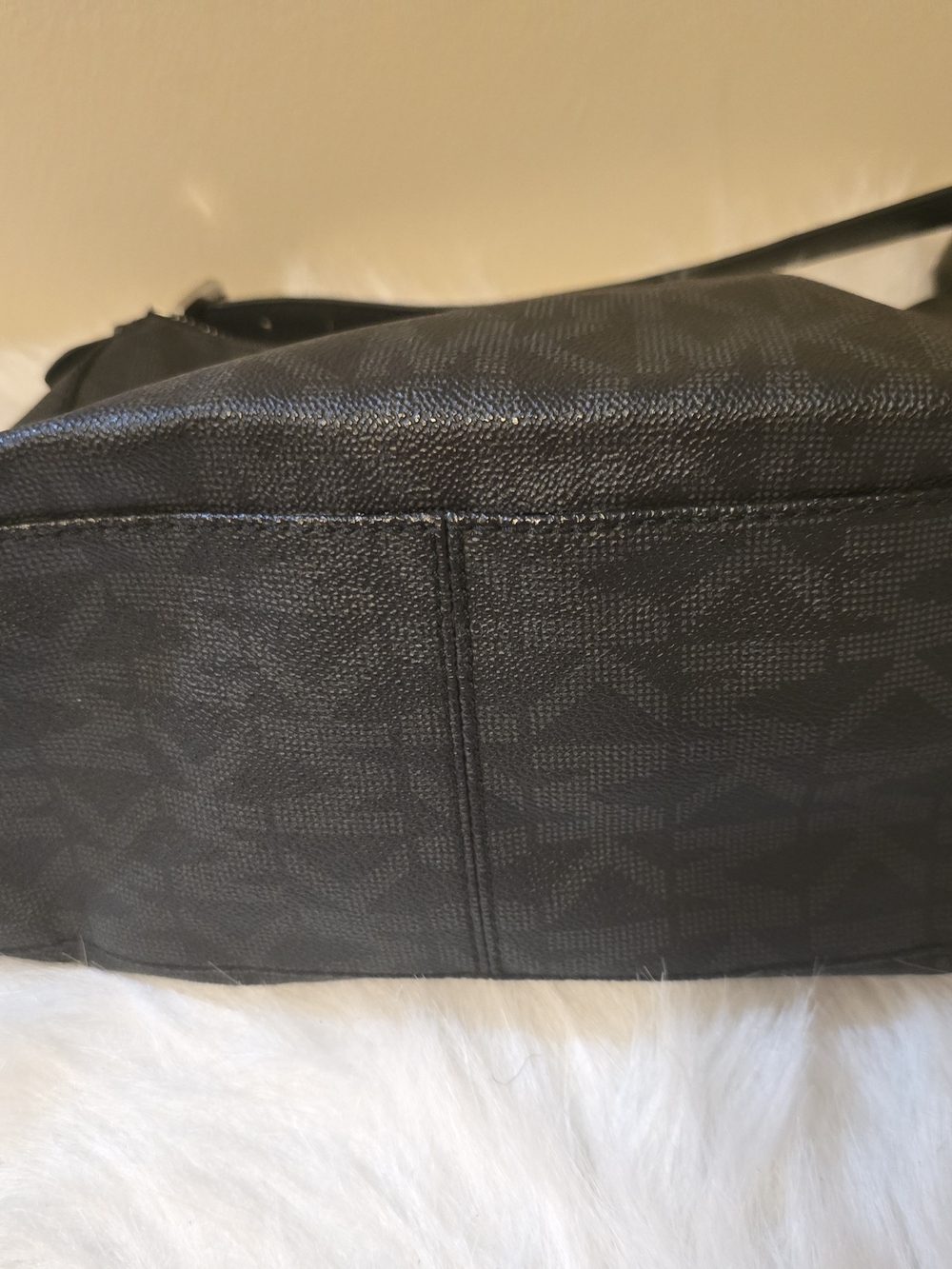 Michael Kors Black Logo Shoulder Bag with Silver MK Charm - Picture 2 of 4